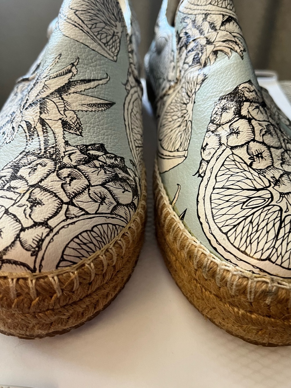 KAANAS Printed Leather  Espadrille Flatforms with Tropical Motif - Size 7 NWOT